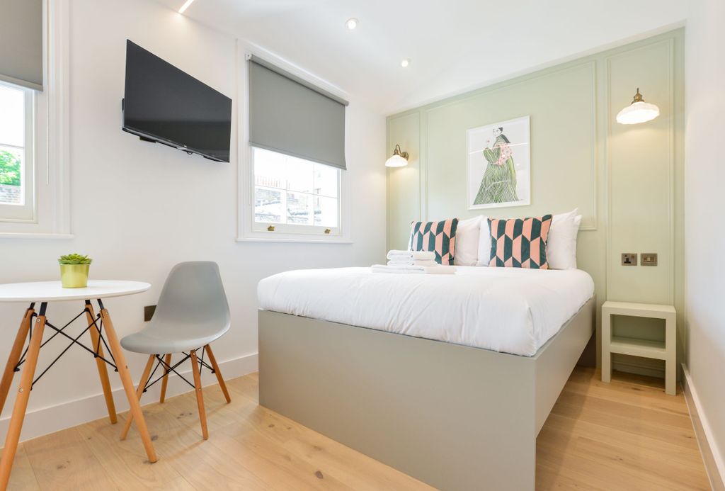 Property photo 1 of 2