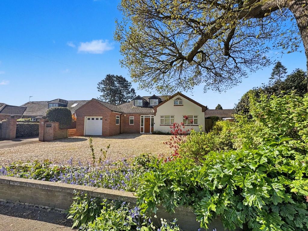 Property photo 1 of 33