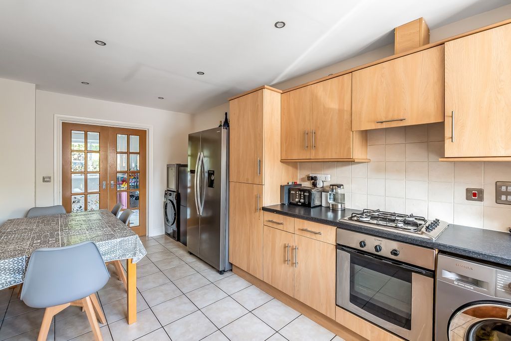 Property photo 3 of 22 4