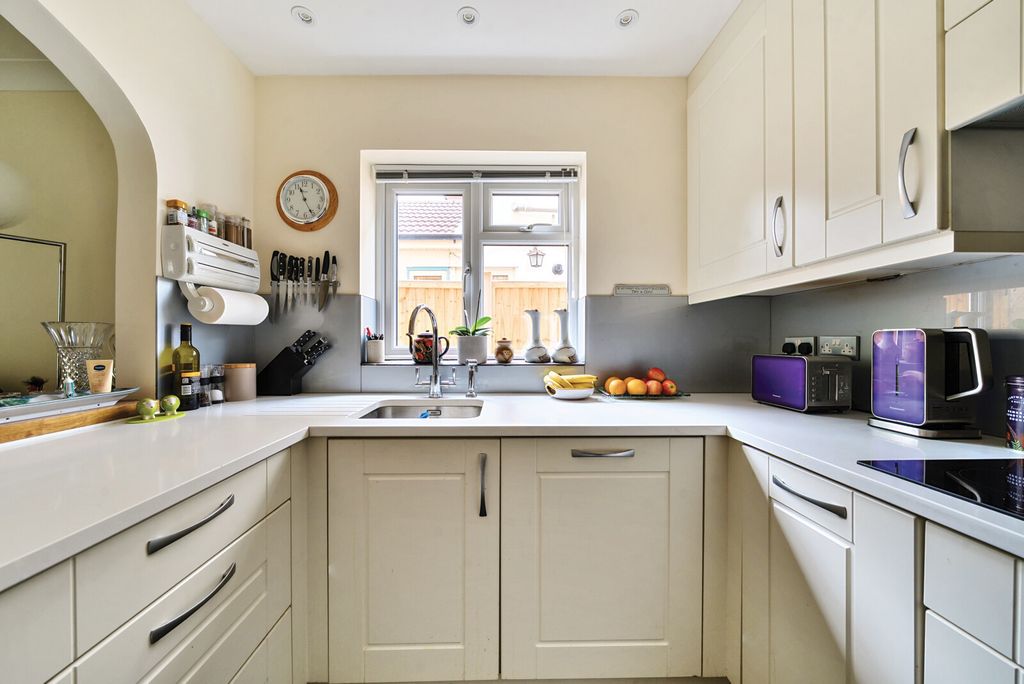 Property photo 3 of 23 1305105-6-68495B7...