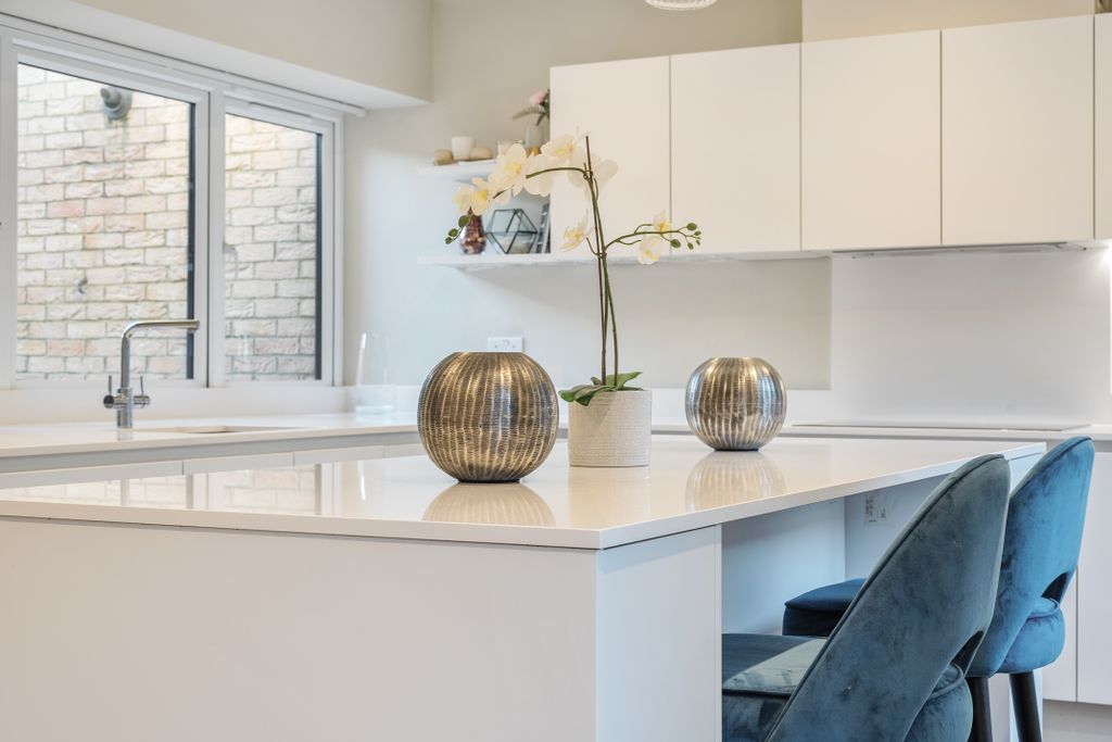 Property photo 2 of 31 1385899-1-692724E66F3c0.Jpg