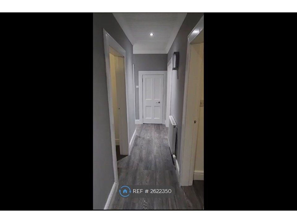 Property photo 3 of 10 Hallway