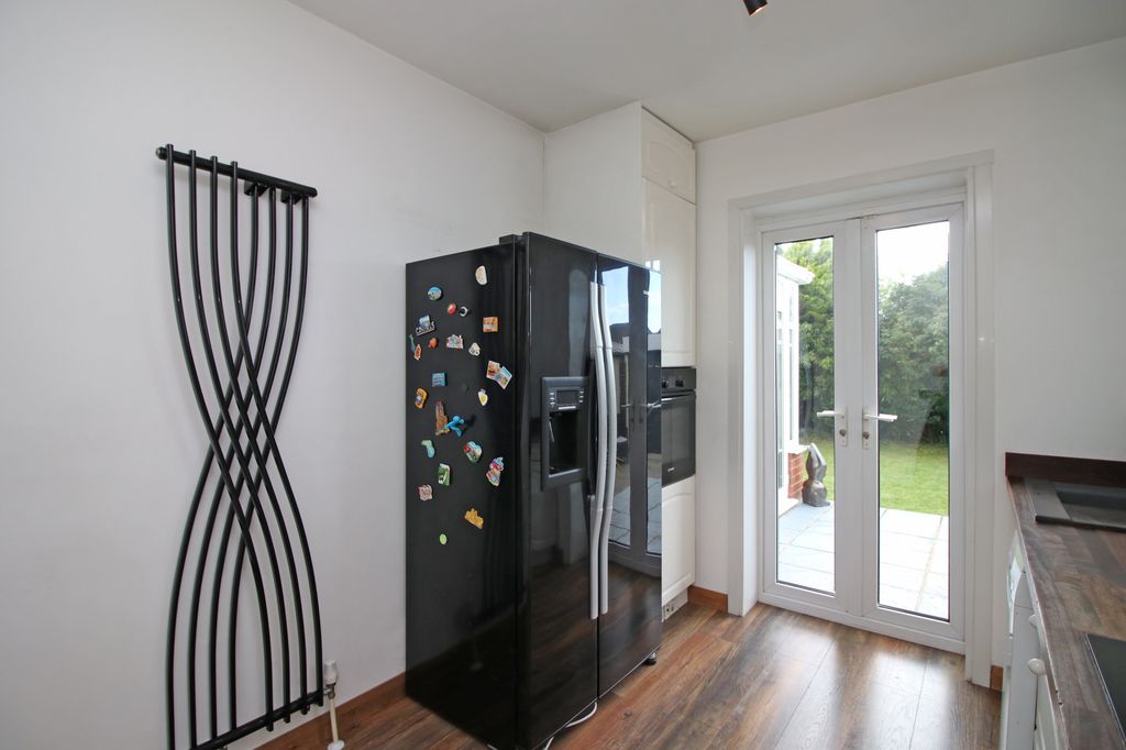 Property photo 3 of 23