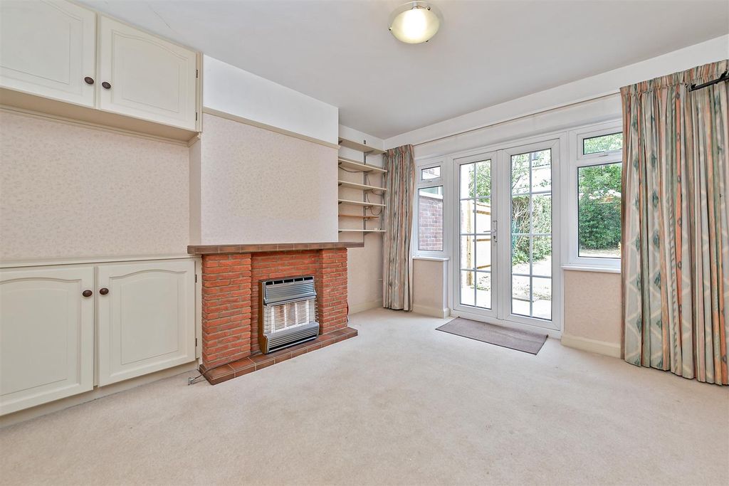 Property photo 2 of 20 48Francisave-16.Jpg