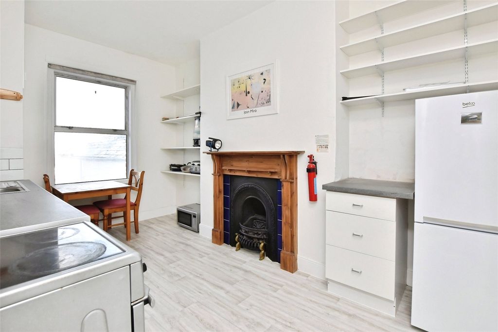 Property photo 3 of 21 Kitchen/Dining