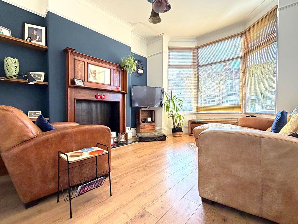 Property photo 2 of 19