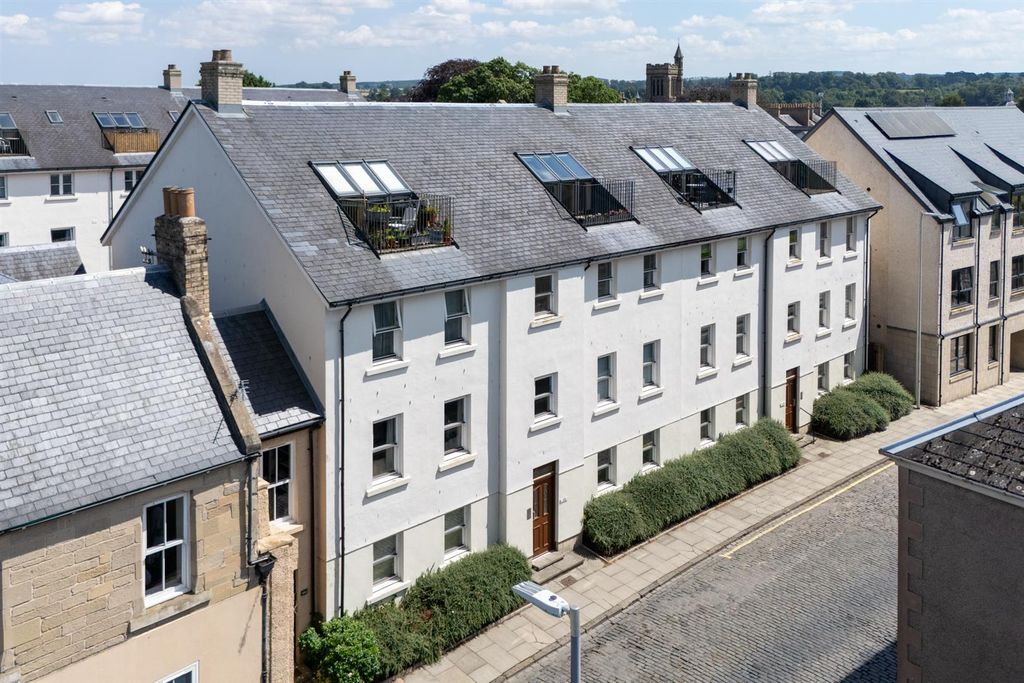 Property photo 2 of 20 Apartment 10_Tweed House_Roxburgh Street_Kelso-02.