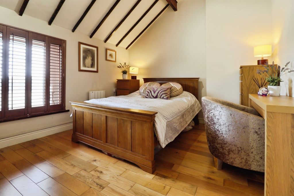 Property photo 2 of 34