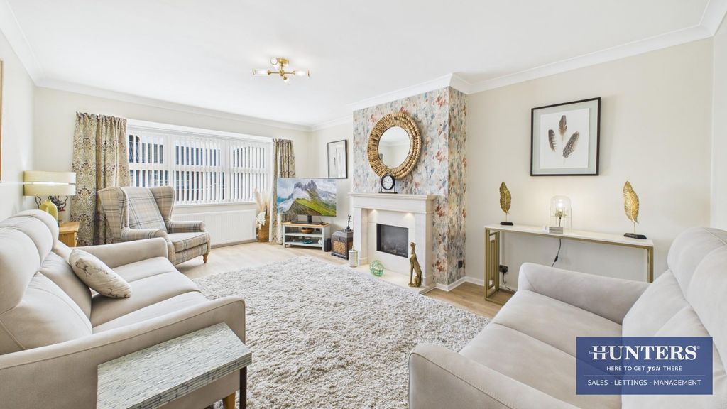 Property photo 3 of 14 Living Room