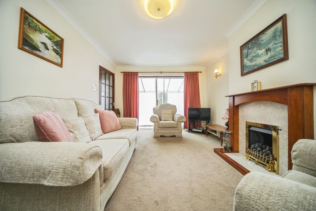 Property photo 3 of 20 Pbox-Img.Jpg