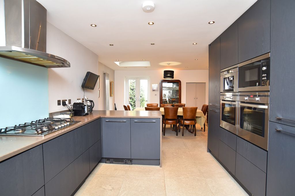 Property photo 3 of 16 3