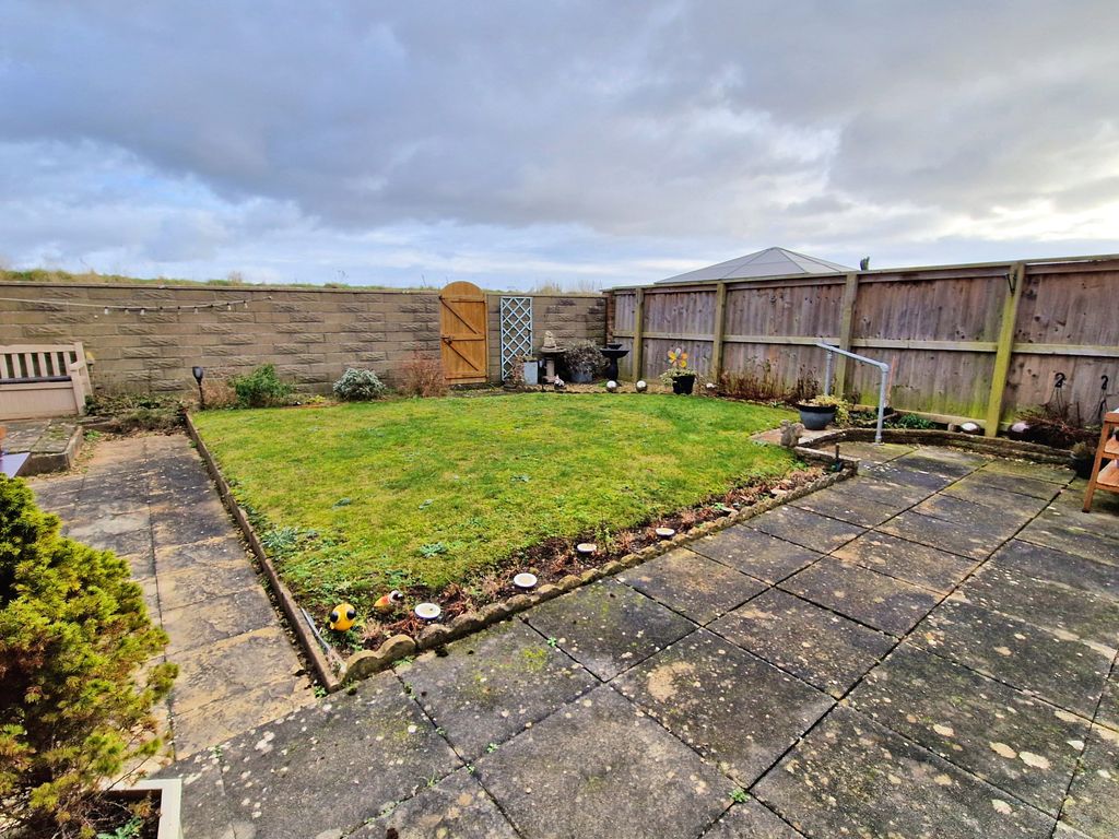 Property photo 2 of 28