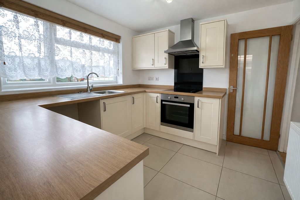 Property photo 2 of 14 4903541