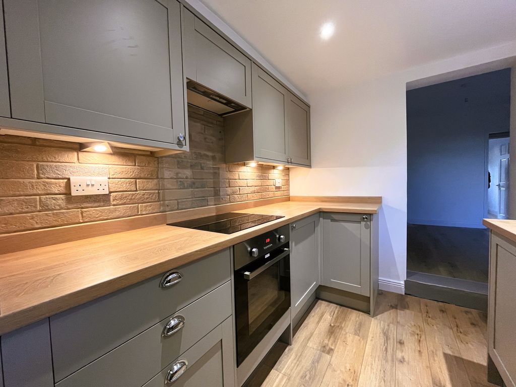 Property photo 1 of 10 Kitchen