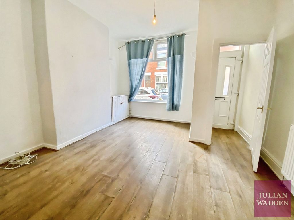 Property photo 3 of 8 Picture No. 11