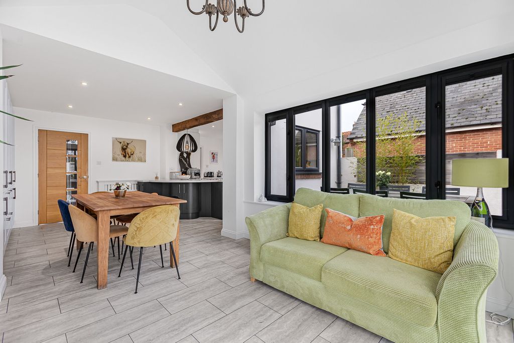 Property photo 3 of 47