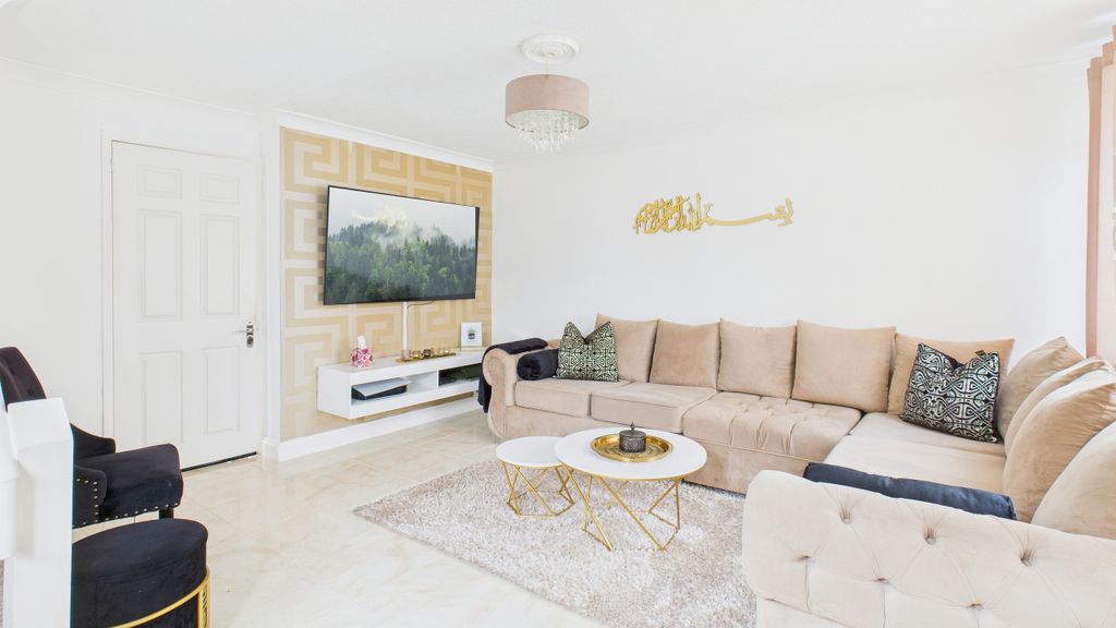 Property photo 2 of 15 Cam04968G0-Pr0091-Still003