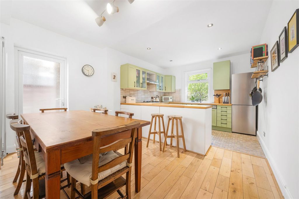 Property photo 3 of 15 Tremaine Road-7.Jpg