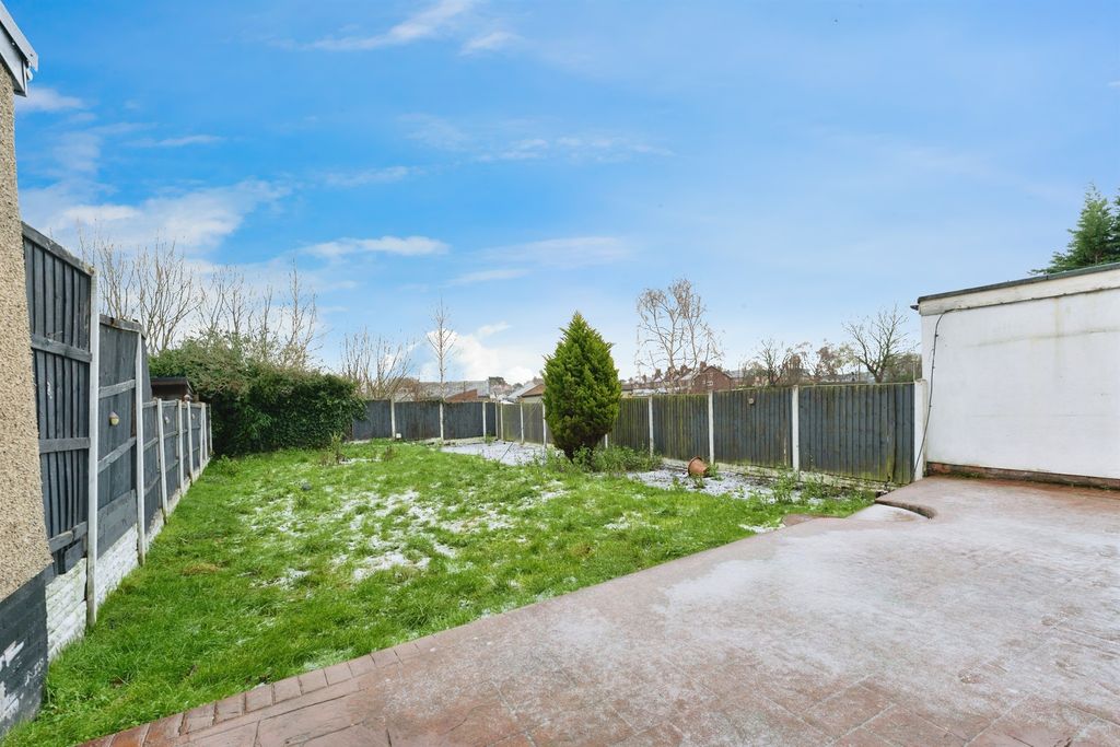 Property photo 2 of 14