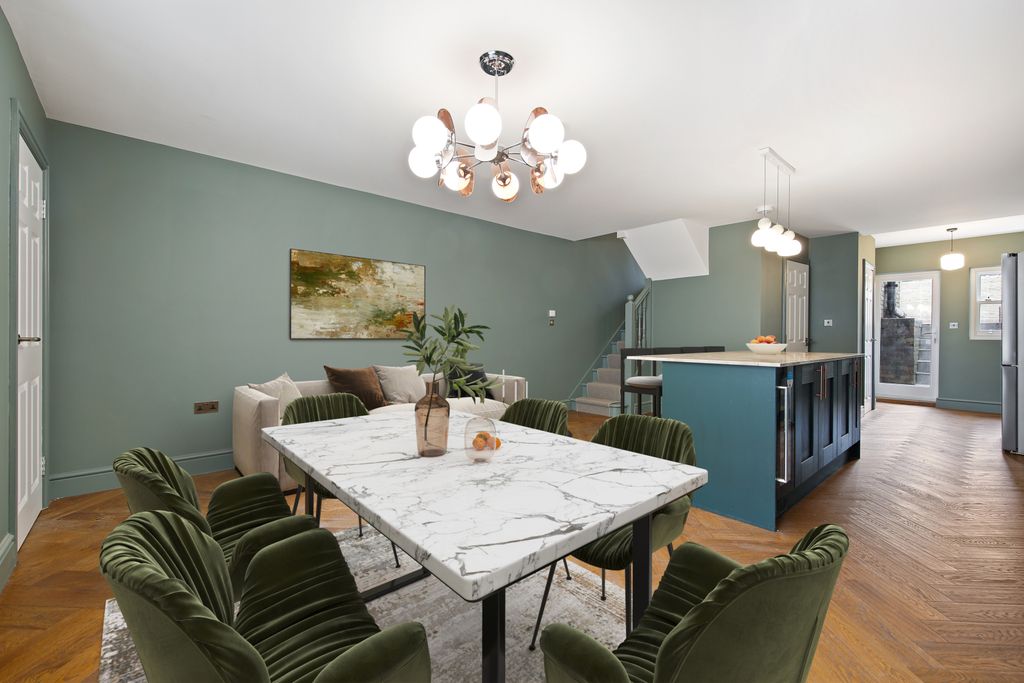 Property photo 2 of 26 Gallery