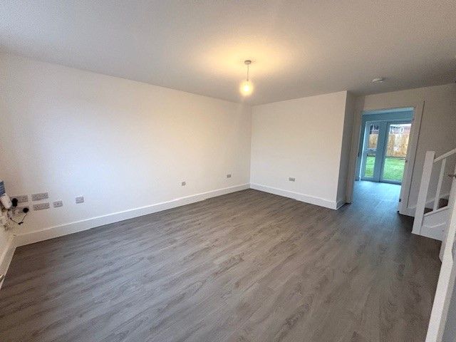 Property photo 3 of 12 Living Room