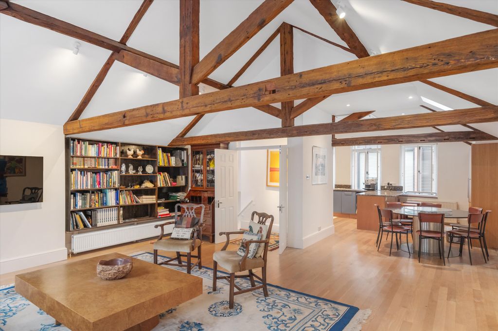 Property photo 1 of 19 Image