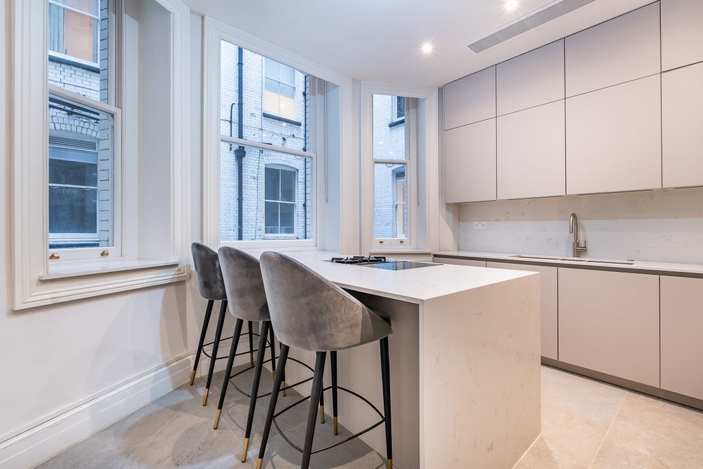 Property photo 2 of 17 Kitchen