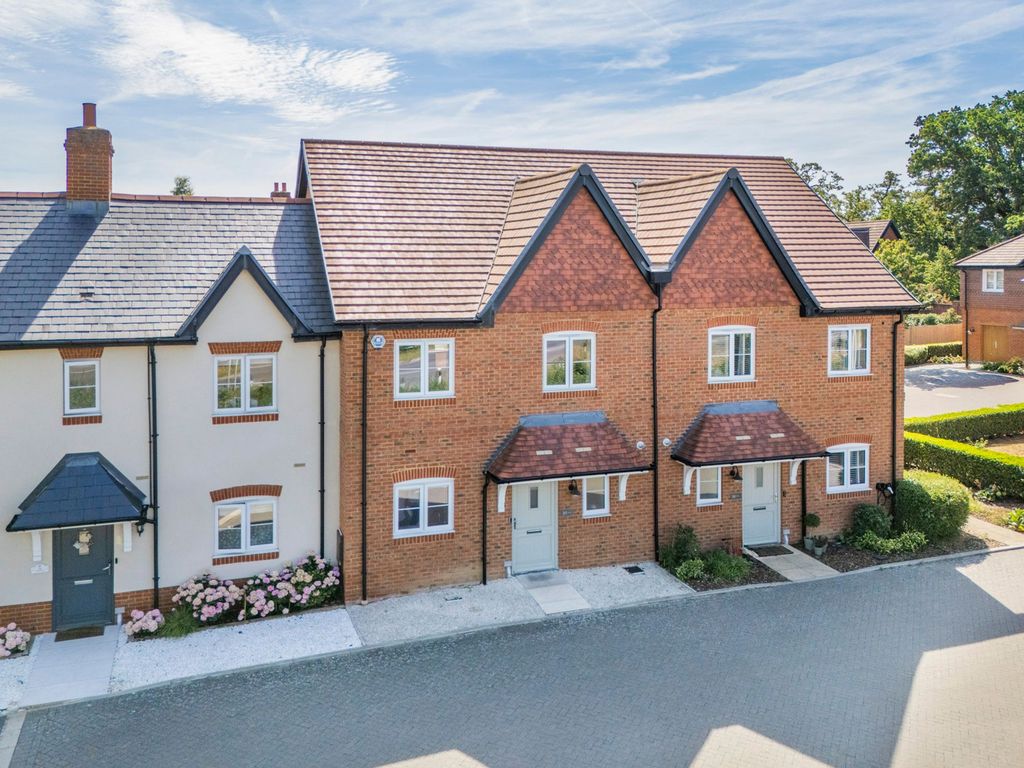 Property photo 2 of 16 Hazylwood