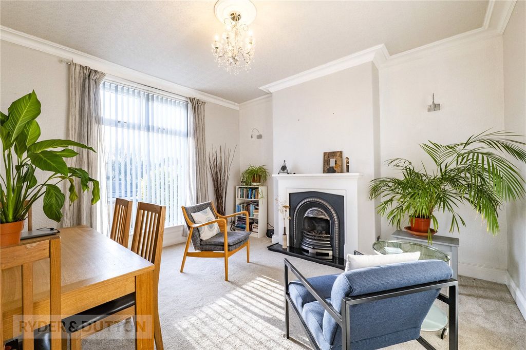 Property photo 2 of 17 Living Room