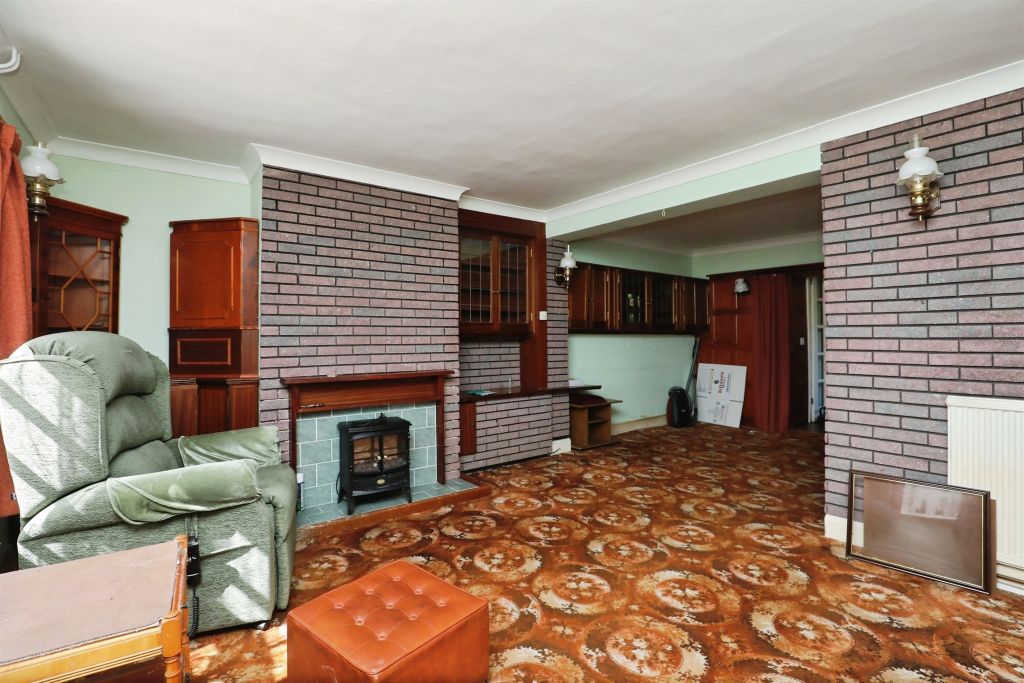 Property photo 2 of 20