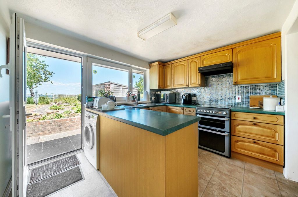 Property photo 3 of 13 Kitchen