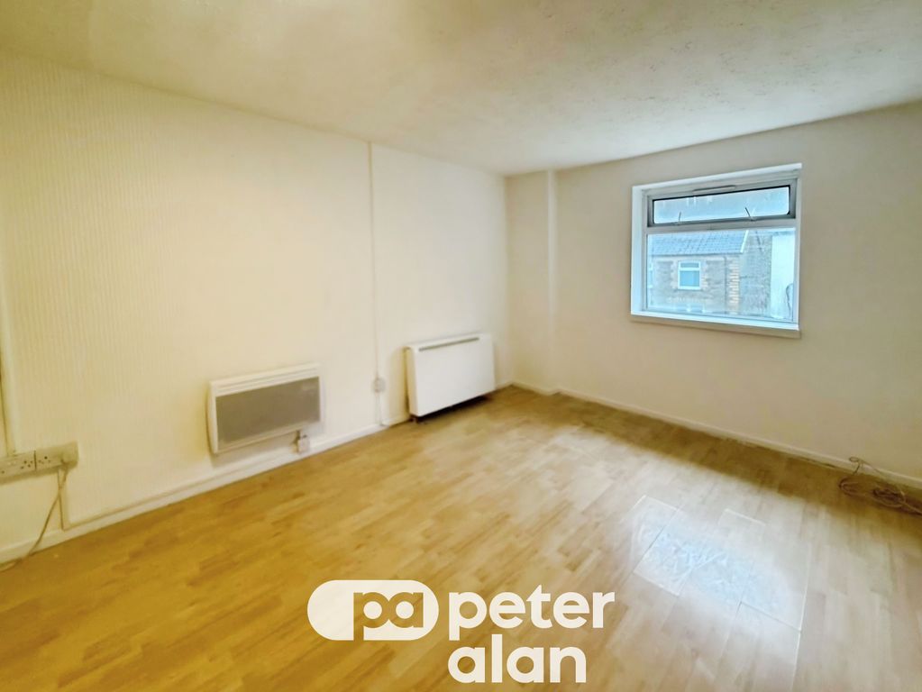 Property photo 3 of 7 Front