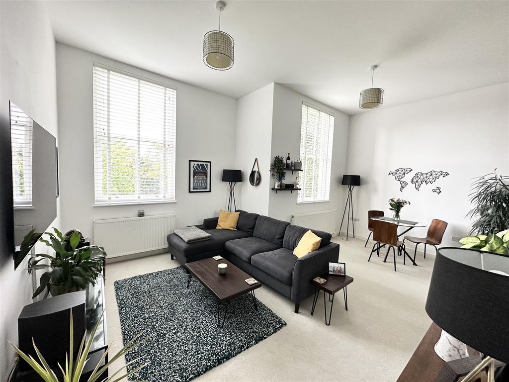 Property photo 3 of 14 Open Plan Living
