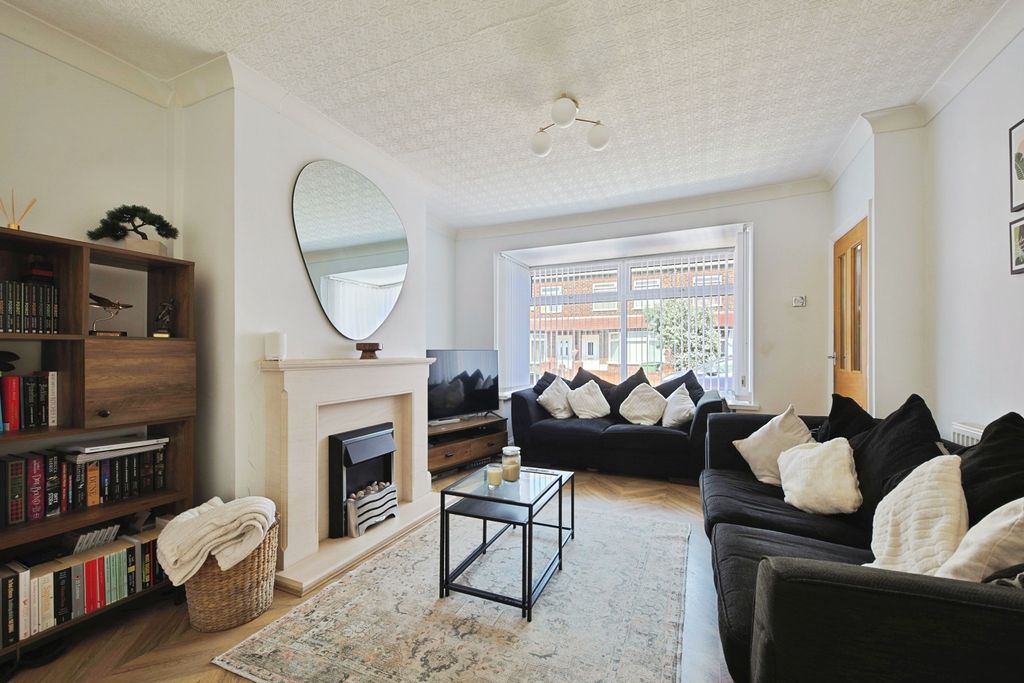 Property photo 2 of 12 5100073