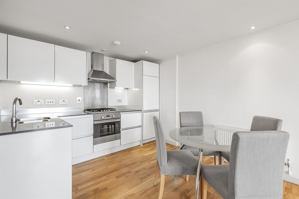 Property photo 2 of 9 Kitchen