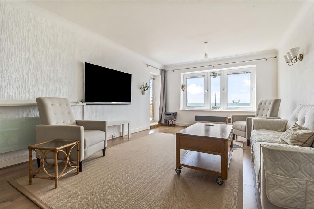 Property photo 2 of 18 6 Capelia House-011.Jpg