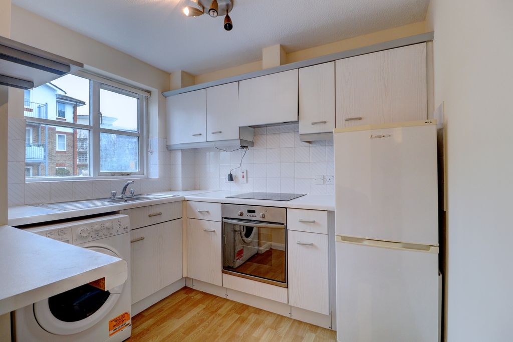 Property photo 3 of 8 Picture No. 15