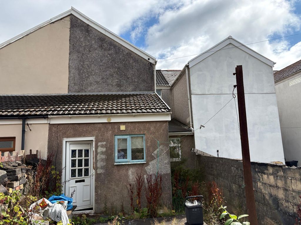 Property photo 3 of 11
