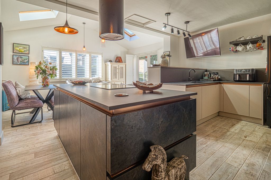 Property photo 2 of 26