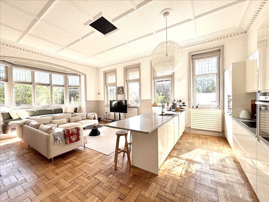 Additional image 3 of 4 bed flat for saleCavendish Road East, The Park, Nottingham NG7
