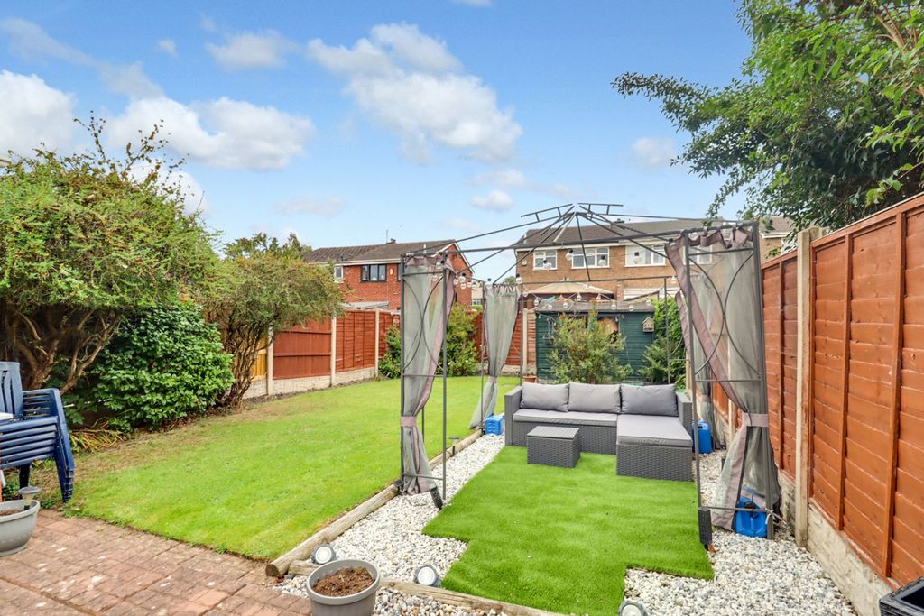 Property photo 2 of 13 Garden