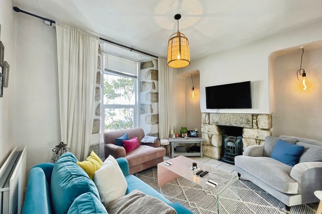 Property photo 2 of 17 Pbox-Img.Jpg