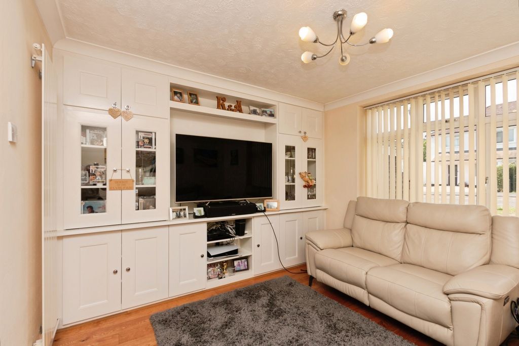 Property photo 2 of 17 Photo