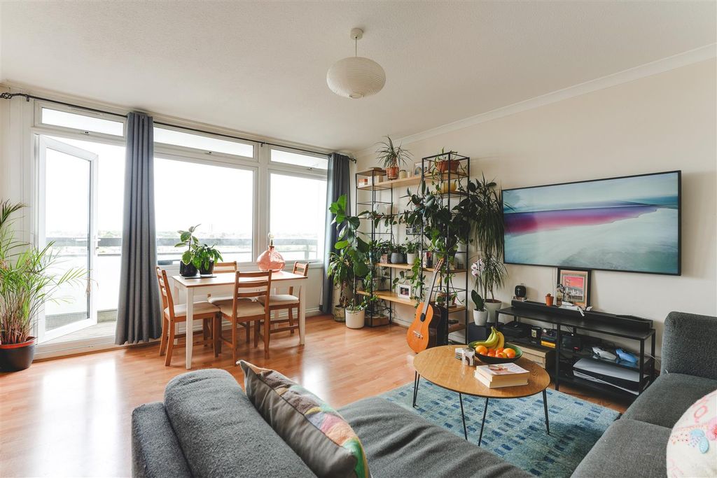 Property photo 3 of 19 Landmark Heights-17.Jpg