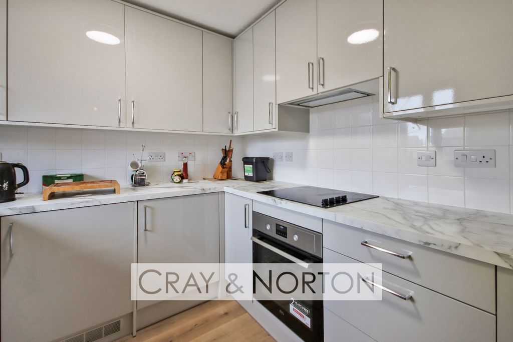 Property photo 2 of 8 Photo 8