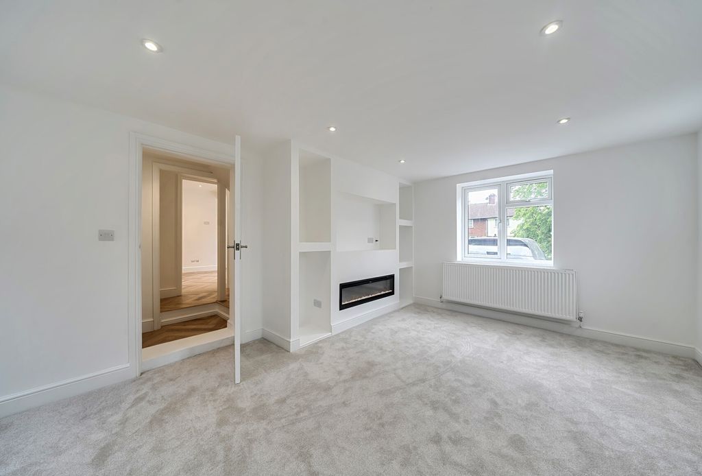 Property photo 2 of 21 1457230-8-69Fb854...
