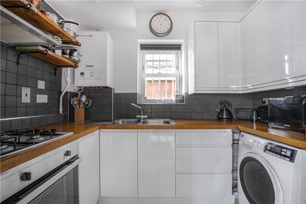 Property photo 3 of 15 Kitchen