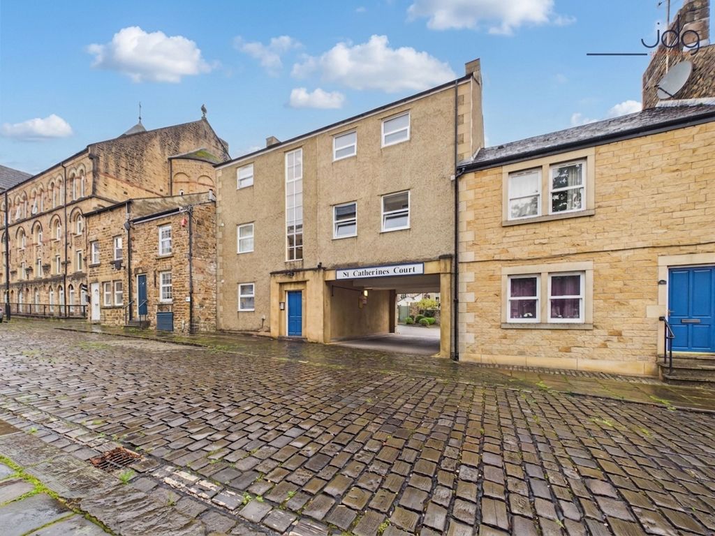 Property photo 1 of 11 Welcome To St. Catherines Court!