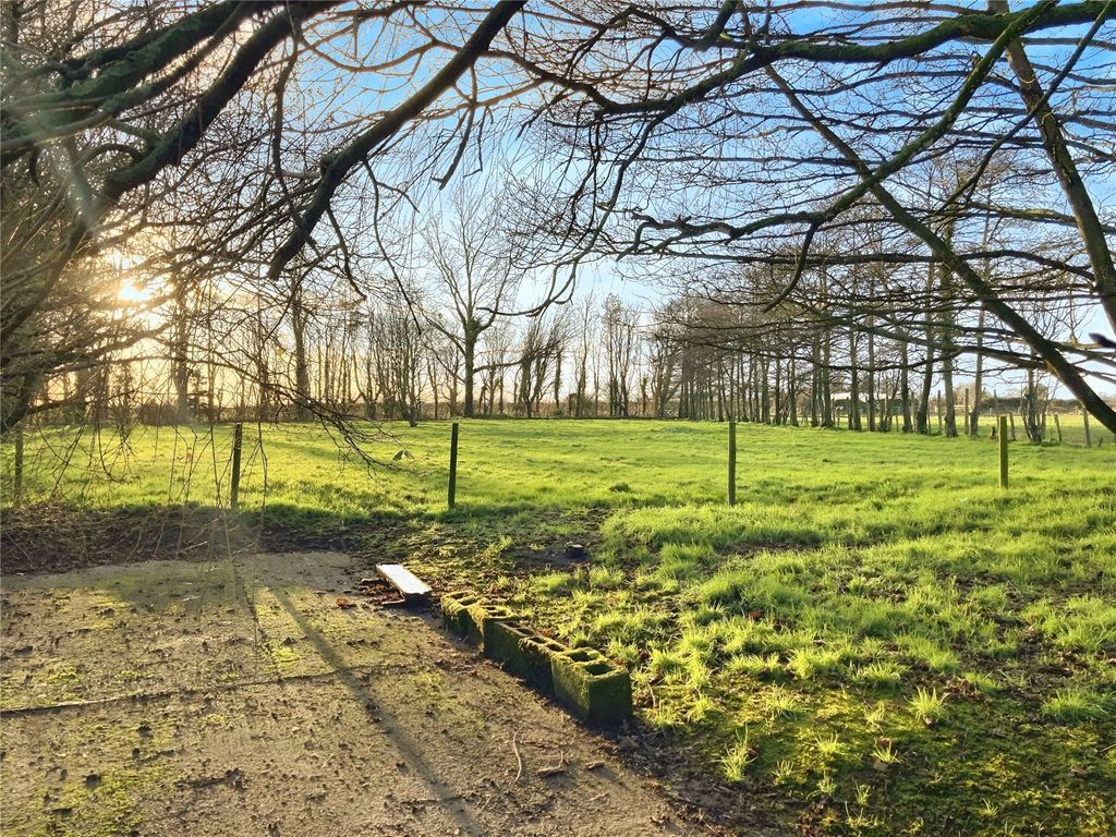 Property photo 2 of 18 Picture No. 03