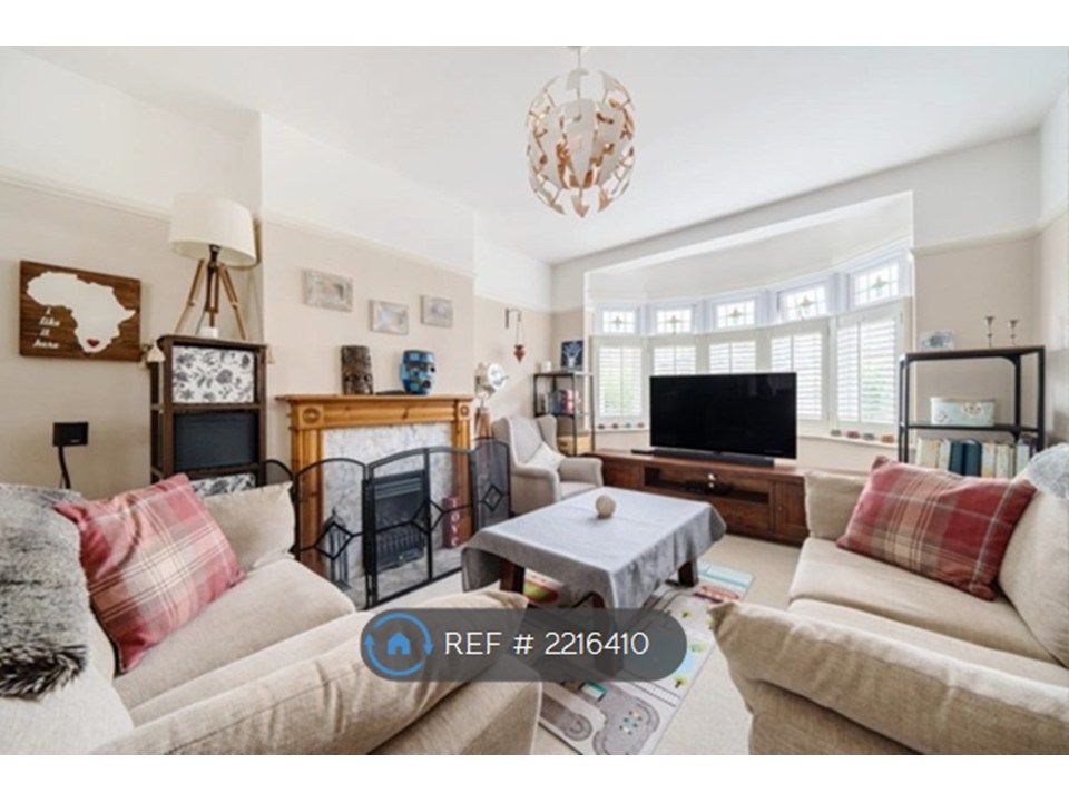 Property photo 2 of 10 Living Room